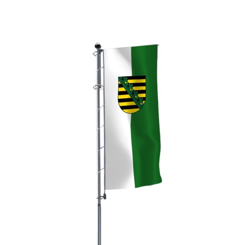 Sachsen Auslegeflagge auf Fahnenmast gehisst