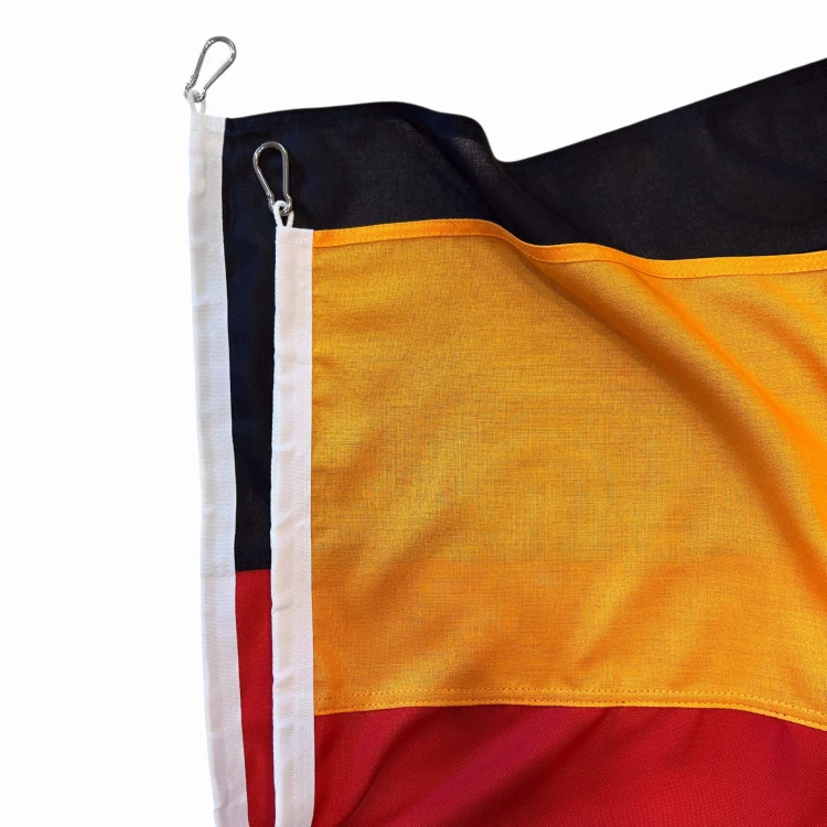 bundesfahne mit metall karabinerhaken genaeht